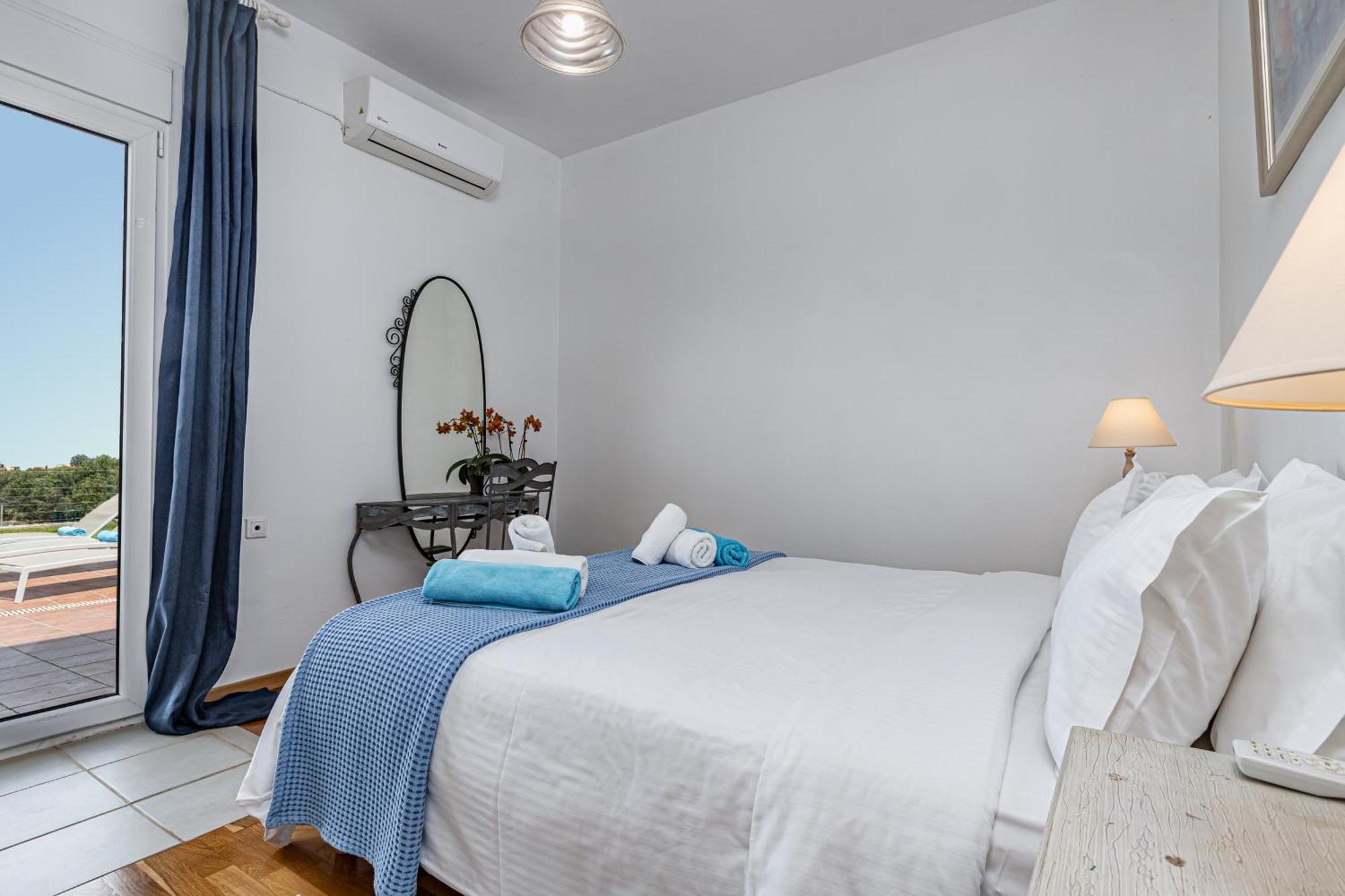 Dimitra Apartment With Private Pool And Sea View -The Ground Floor Of A Two Storey Building Daratsos Exterior photo